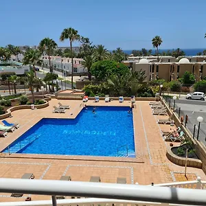 Apartment Borinquen Only 280 Meters To The Beach, Balcony With Sea View, Heated Pool, Wifi, Playa de las Americas (Tenerife)